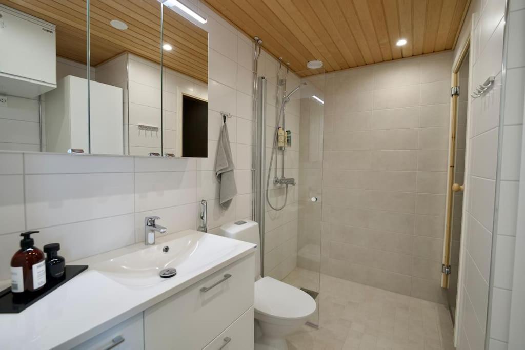 Enchanting One Bedroom Apartment โรวานิเอมิ ภายนอก รูปภาพ